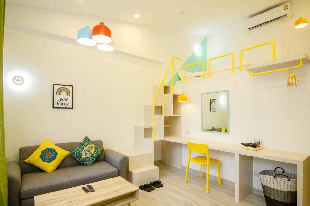 A Pousada Folk Poshtel Asok Banguecoque Exterior foto