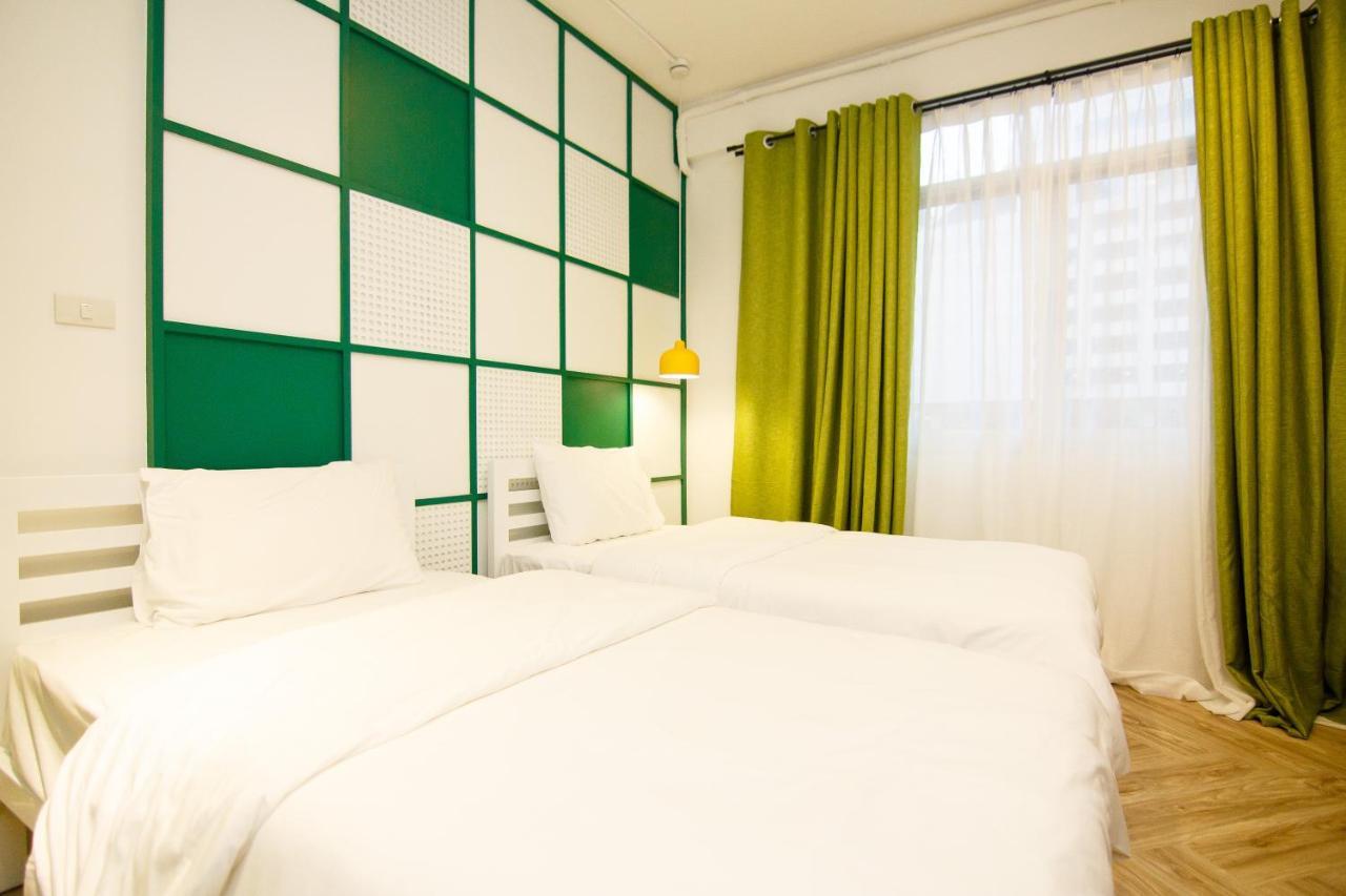 A Pousada Folk Poshtel Asok Banguecoque Exterior foto