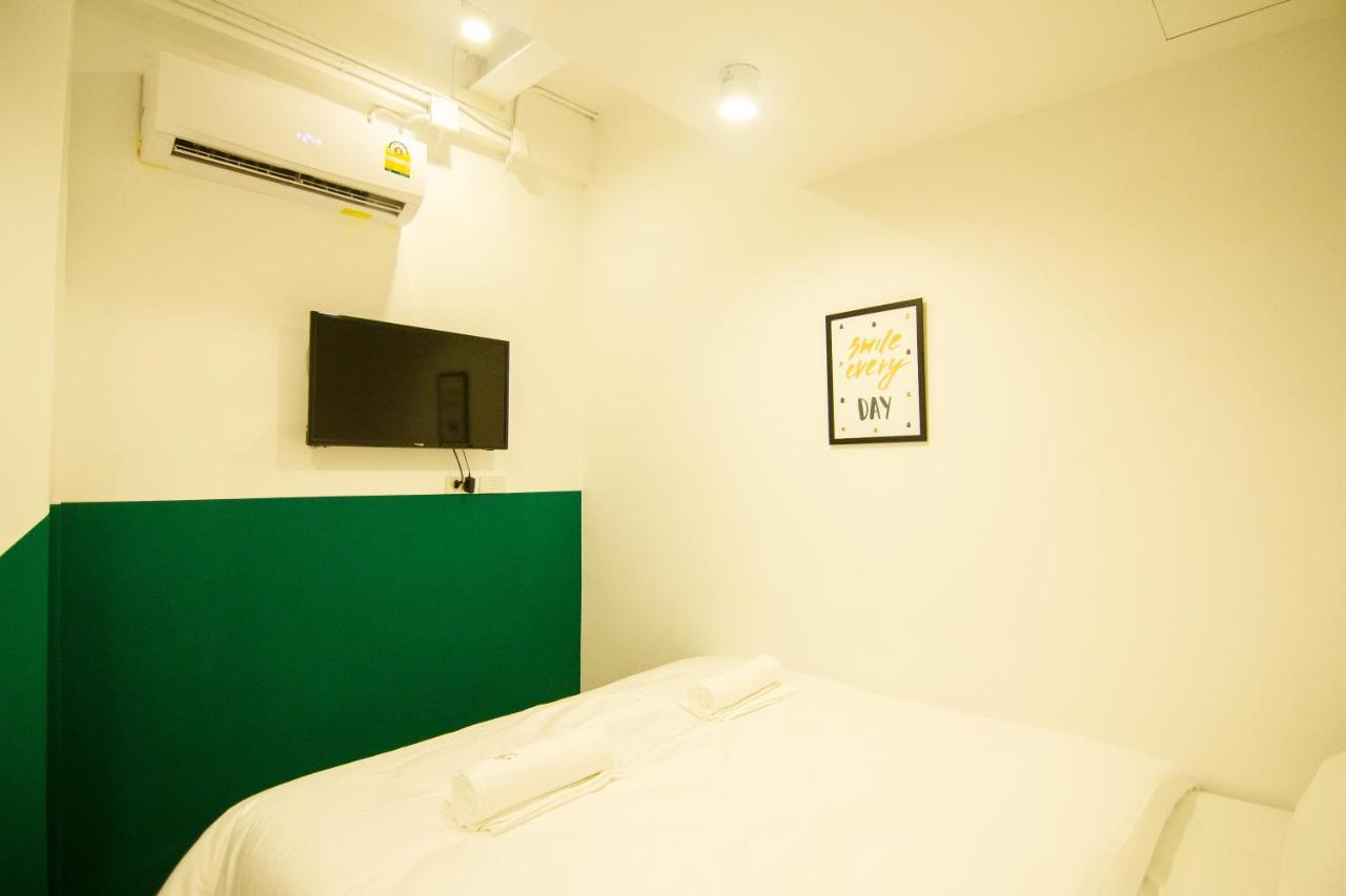A Pousada Folk Poshtel Asok Banguecoque Exterior foto