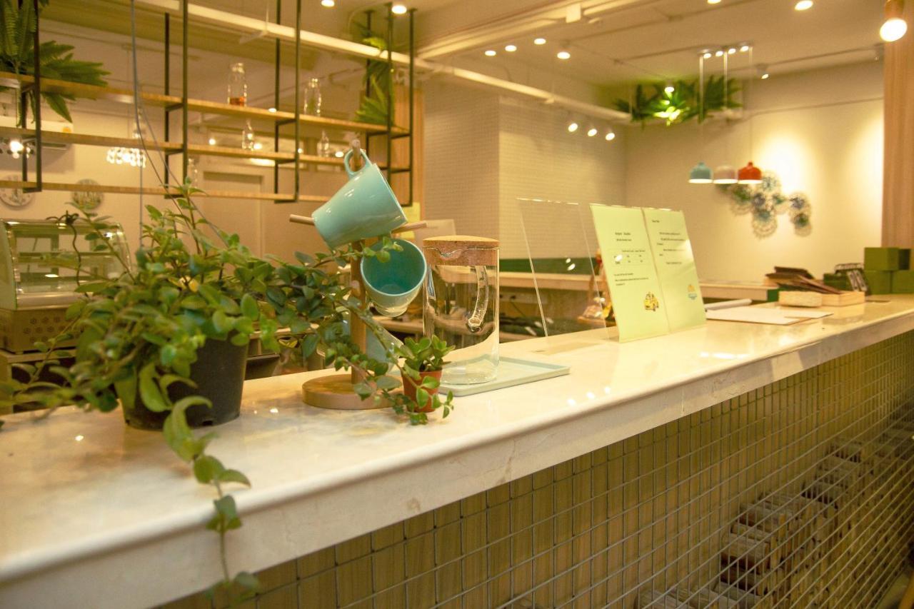 A Pousada Folk Poshtel Asok Banguecoque Exterior foto